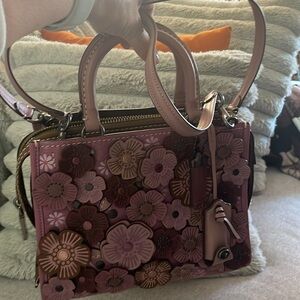 Authentic Coach Tea Rose 25  🌸 BEAUTIFUL Pink  Color Handbag 💕